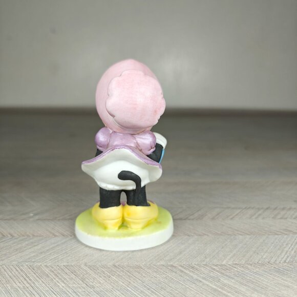 Vintage Walt Disney Minnie Mouse Ceramic Figurine With Watering Can Gardening - Picture 3 of 6